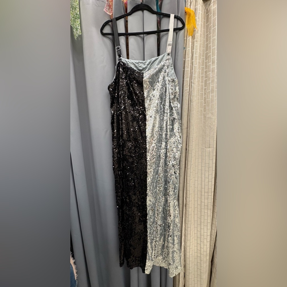 Elegant One Shoulder Sequin Dress in Black and Silver